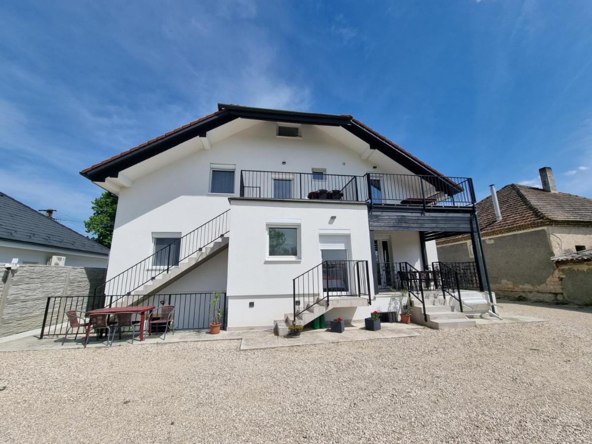 Duna-Beach Apartman Kimle Exterior foto